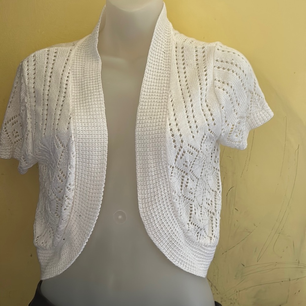 Nwt Woman’s Open Lace Top By Elementz - image 1